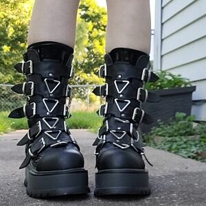 Demonia Slacker 160 Boots size 8